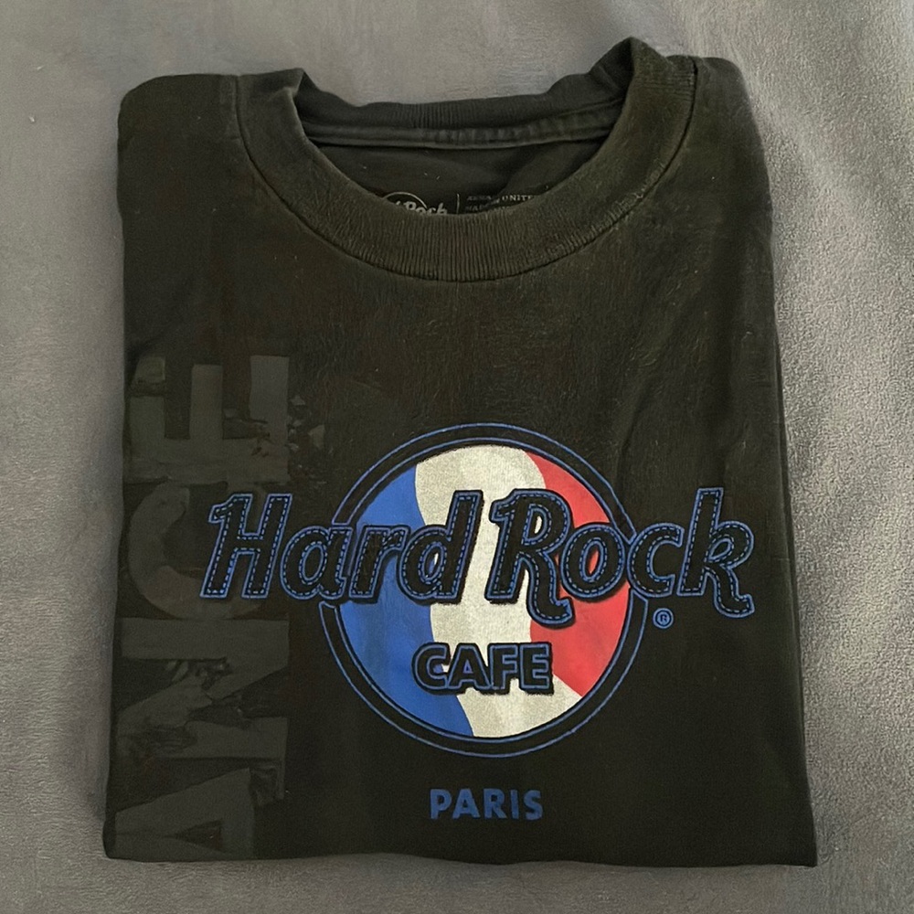 Hard Rock Cafe Paris Black Tshirt on the print for Youth Boys Fit x small